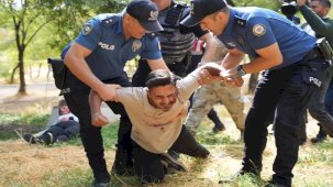 Terör tatbikatında kendini rolüne kaptırdı, ortalığı birbirine kattı