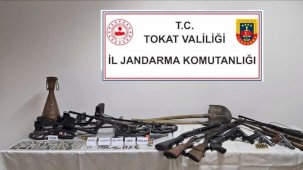 Tokat’ta tarihi eser kaçakçısı suçüstü yakalandı