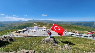 Trabzon'da Harmantepe Şehitliği yolunda çalışmalar devam ediyor