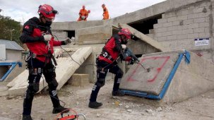 Van’da 7.2’lik depremin yıl dönümünde gerçeği aratmayan tatbikat