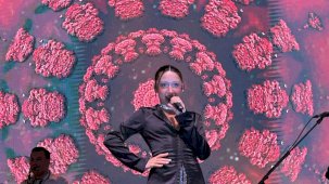 Yağmura rağmen Cumhuriyet coşkusu: Zeynep Bastık Bursa’yı salladı