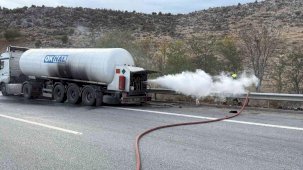 Yanan karbondioksit tankerine profesyonel müdahale felaketi önledi