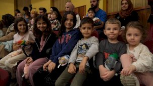 Yıldırımlı çocuklar tiyatroda