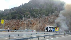 Yolcu otobüsü alev aldı