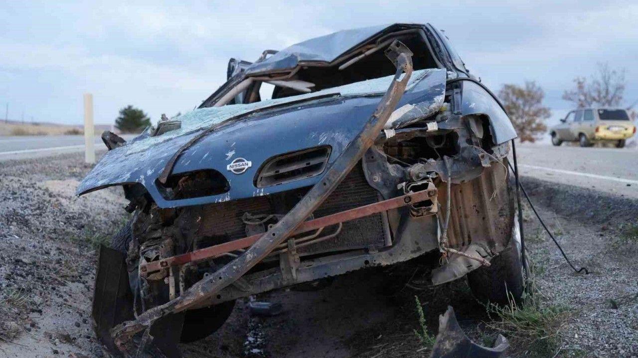 Takla atan otomobil hurdaya döndü: Aynı aileden 3 yaralı