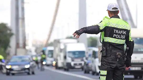 Türkiye'nin gözü yeni trafik kanununda: Ne zaman yürürlüğe girecek?