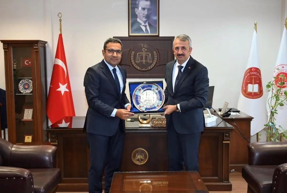 Vali Sezer'den İdare Mahkemesi Başkanı Ayna'ya Ziyaret
