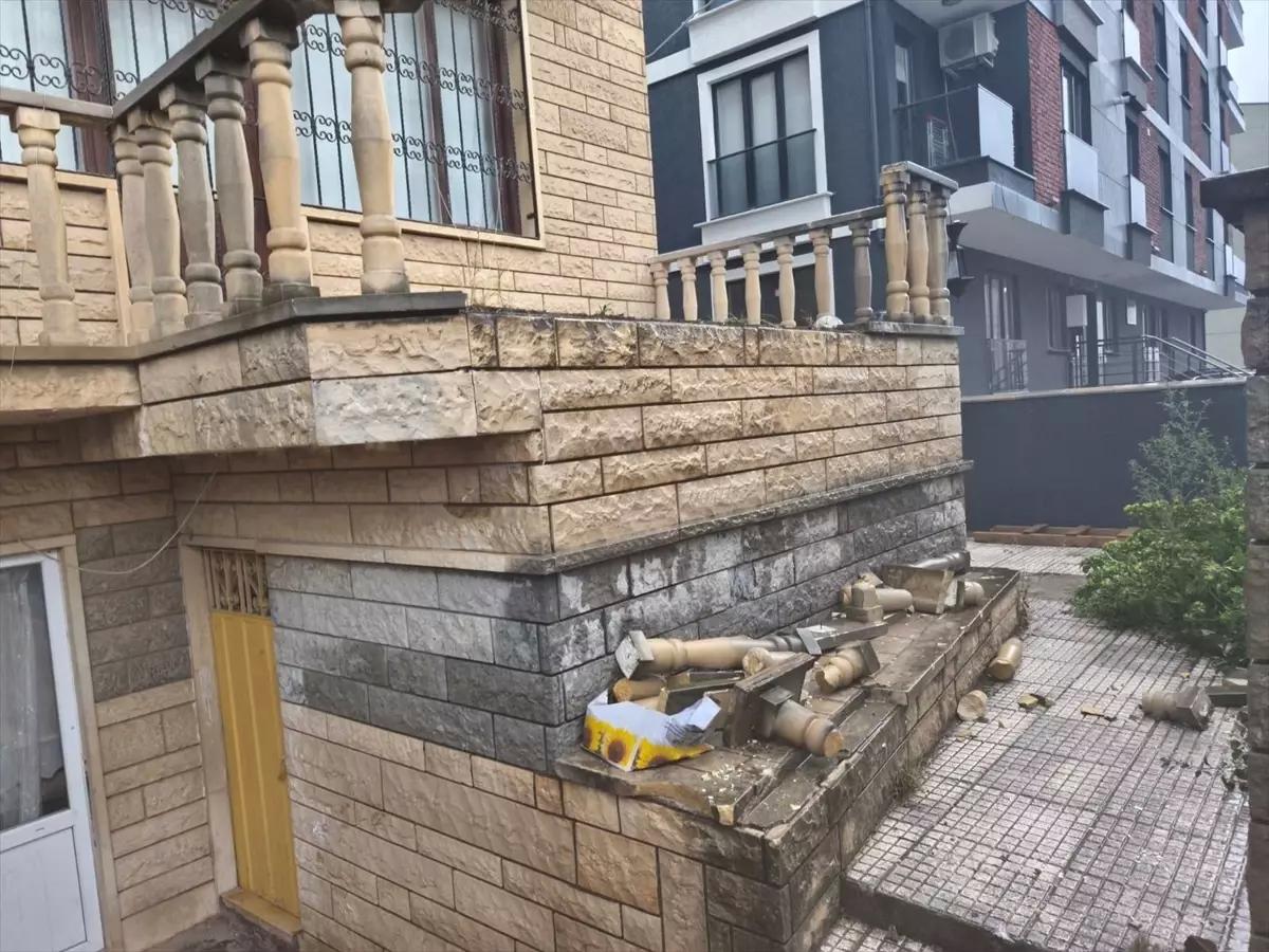 Yabancı Asıllı Çocuk Beton Korkuluk Altında Kaldı