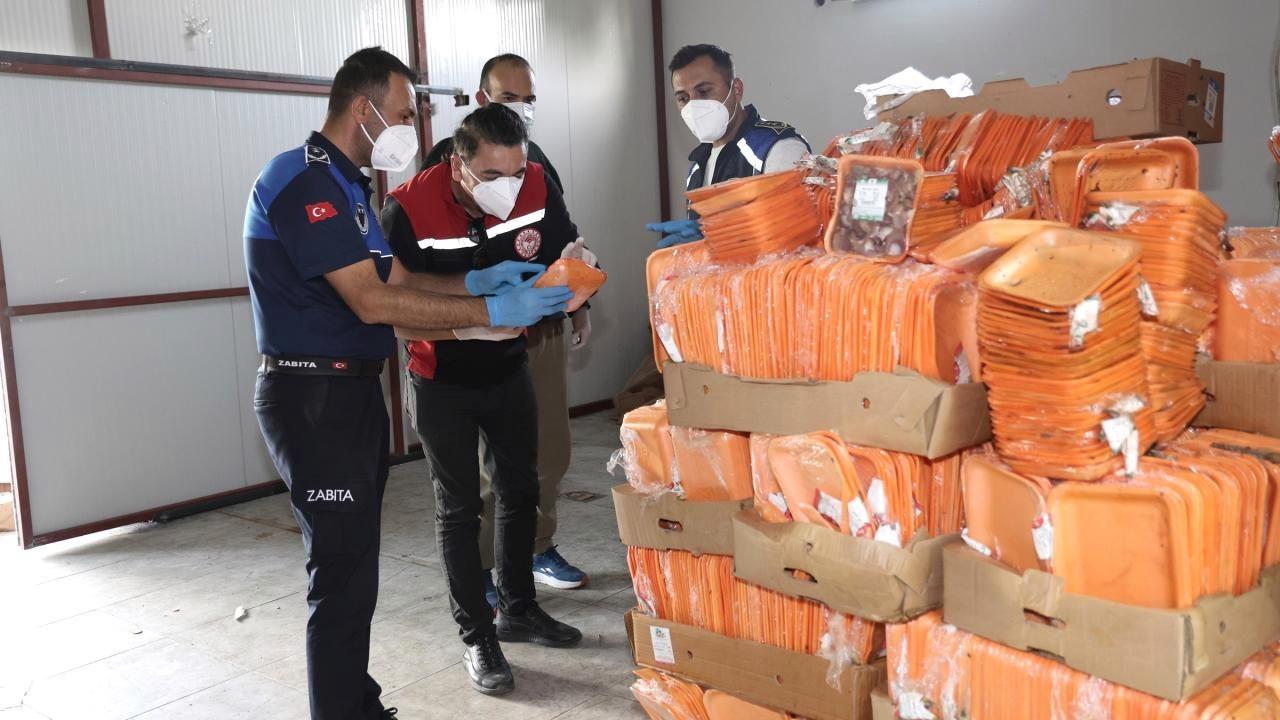 25 ton son kullanma tarihi geçmiş tavuk ele geçirildi