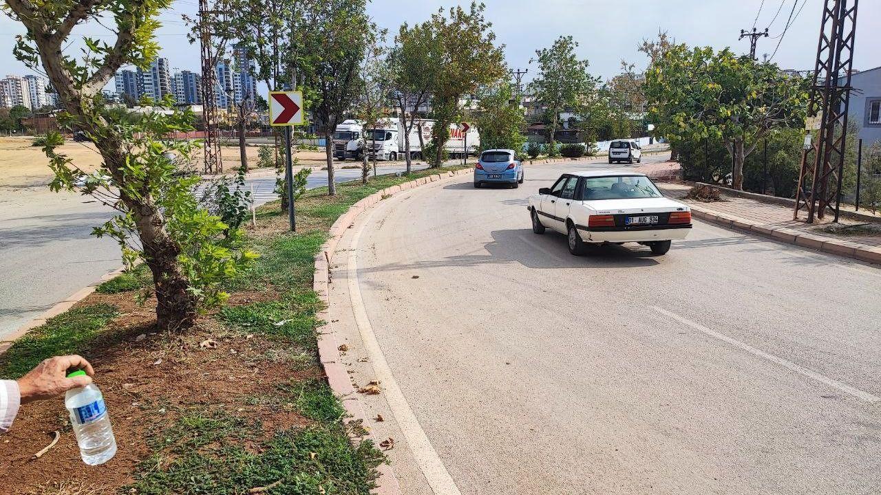 Adana’da keskin viraj tehlikesi: Esnaf kamera taktırdı, kazaları kaydetti