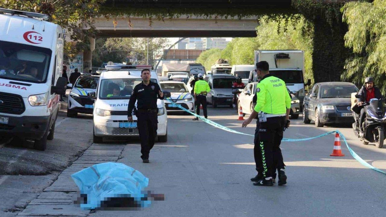Adana’da otomobilin çarptığı yaşlı adam öldü