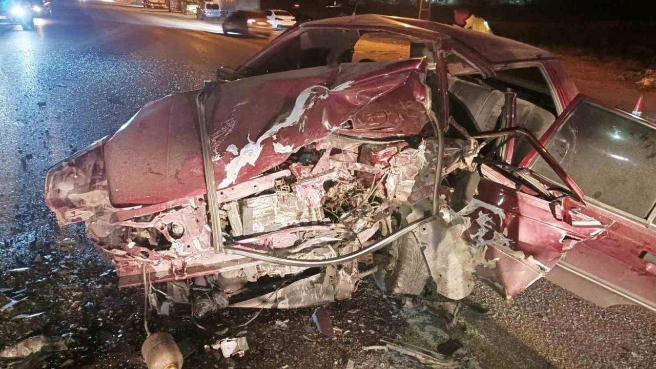 Amasya’da iki otomobil kafa kafaya çarpıştı: 4 yaralı