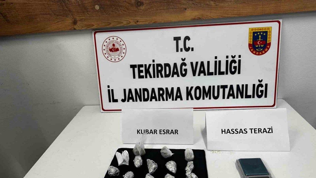 Aranma kaydı bulunan şahsın evinde uyuşturucu madde ele geçirildi