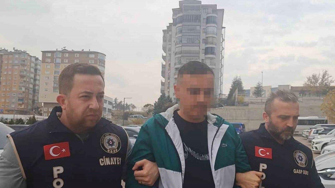 Baba evinde ağabeyini öldüren kardeşten
