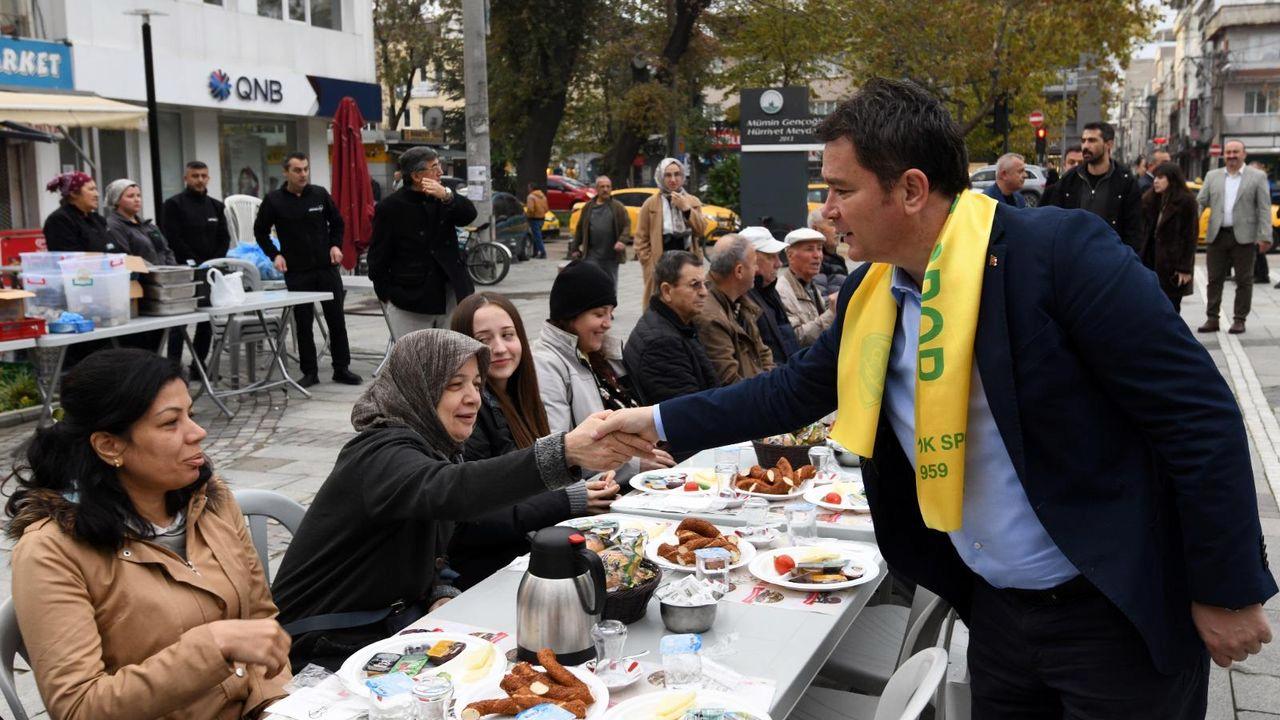 Başkan Erkan Aydın İstiklal Mahallesi’nde vatandaşlarla buluştu