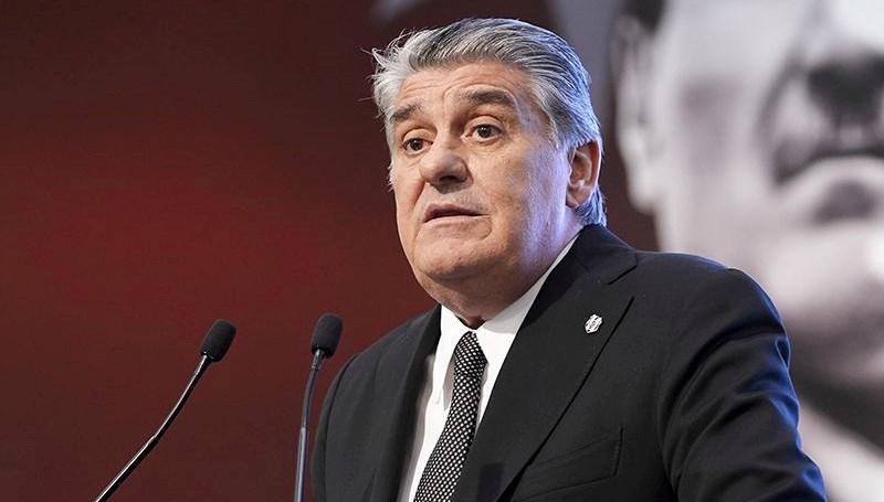 Beşiktaş'ta Serdal Adalı ve yönetimi ibra edildi