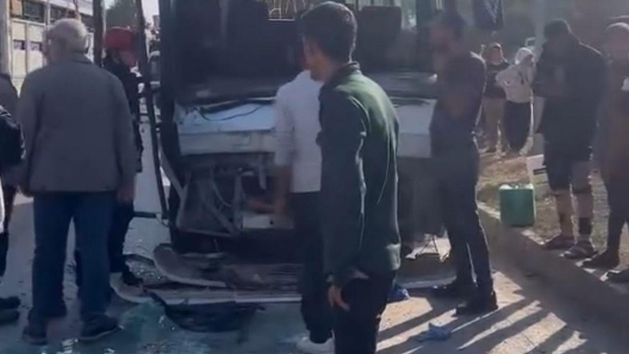 Biri işçi servisi 3 aracın karıştığı kazada 4 kişi yaralandı