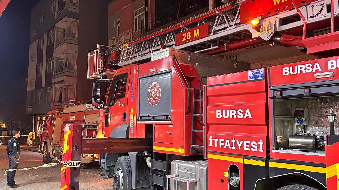Bursa'da patlayan soba kafede yangın çıkardı