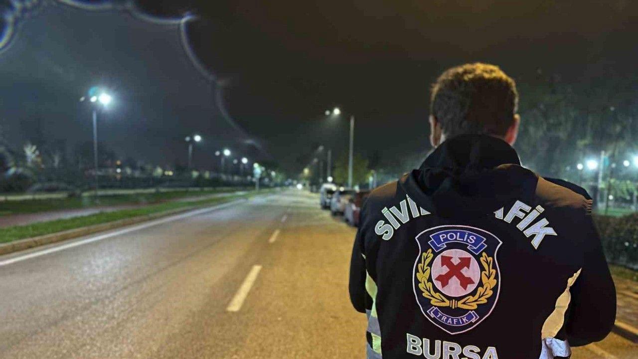 Bursa’da sivil trafik ekiplerinden gece denetimi
