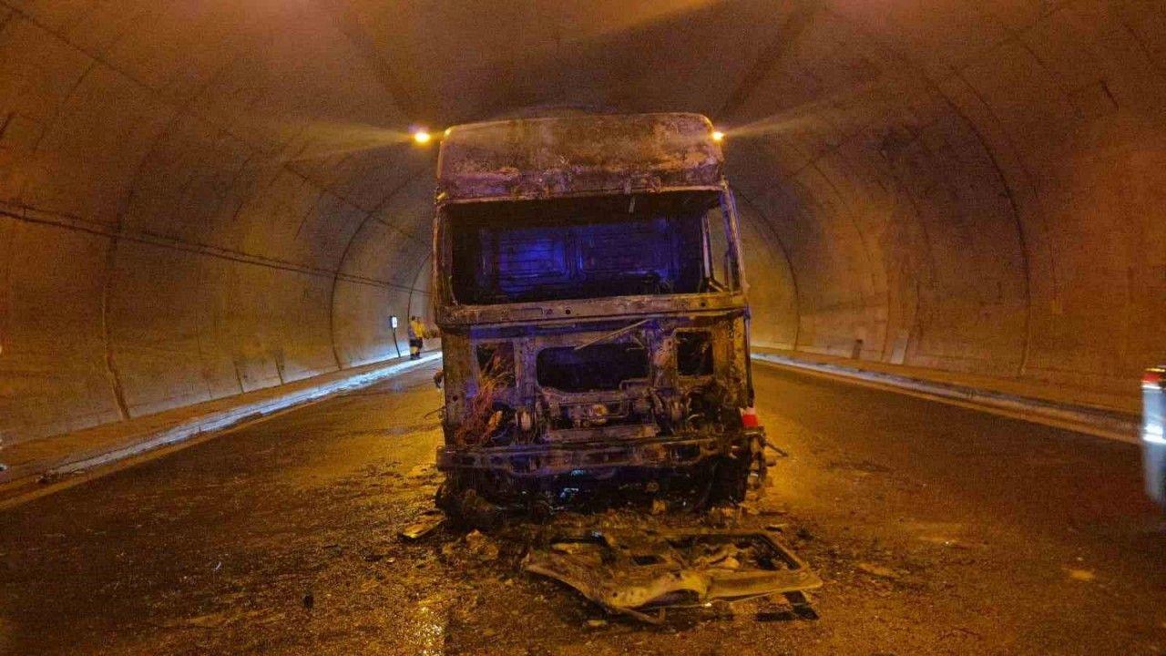 Bursa'da su tankeri küle döndü