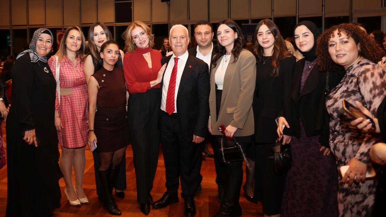 Büyükşehirli öğretmenler özel gecede buluştu