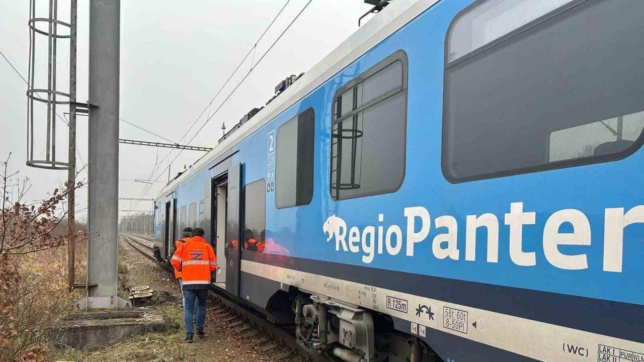 Çekya’da iki yolcu treni çarpıştı: 3’ü ağır 57 yaralı