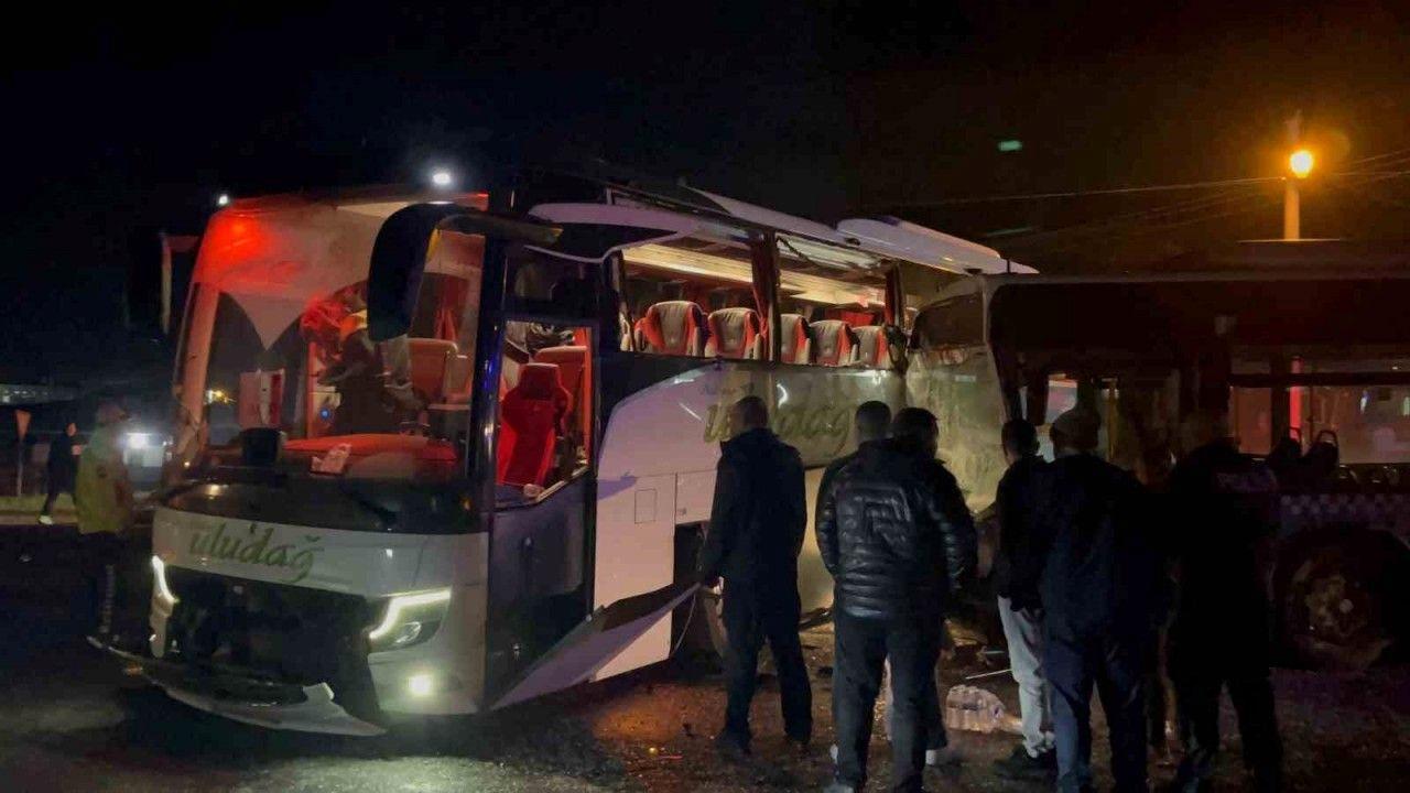 Çorlu-Ergene yolunda belediye otobüsü ile yolcu otobüsü çarpıştı: 9 yaralı