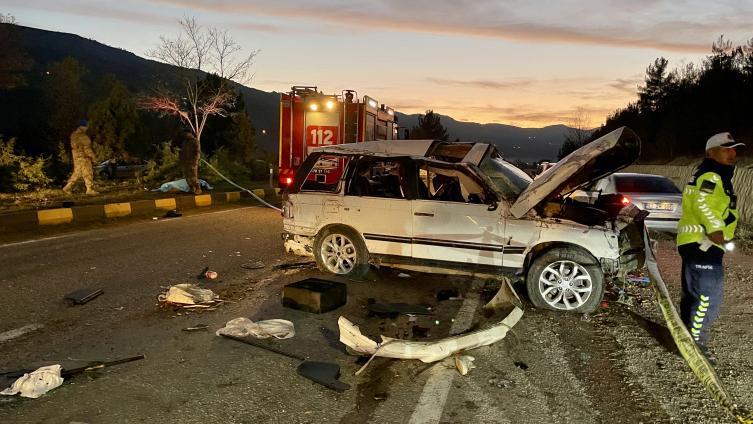 Karabük'te devrilen araçtaki 2 kişi öldü, 7 kişi yaralandı