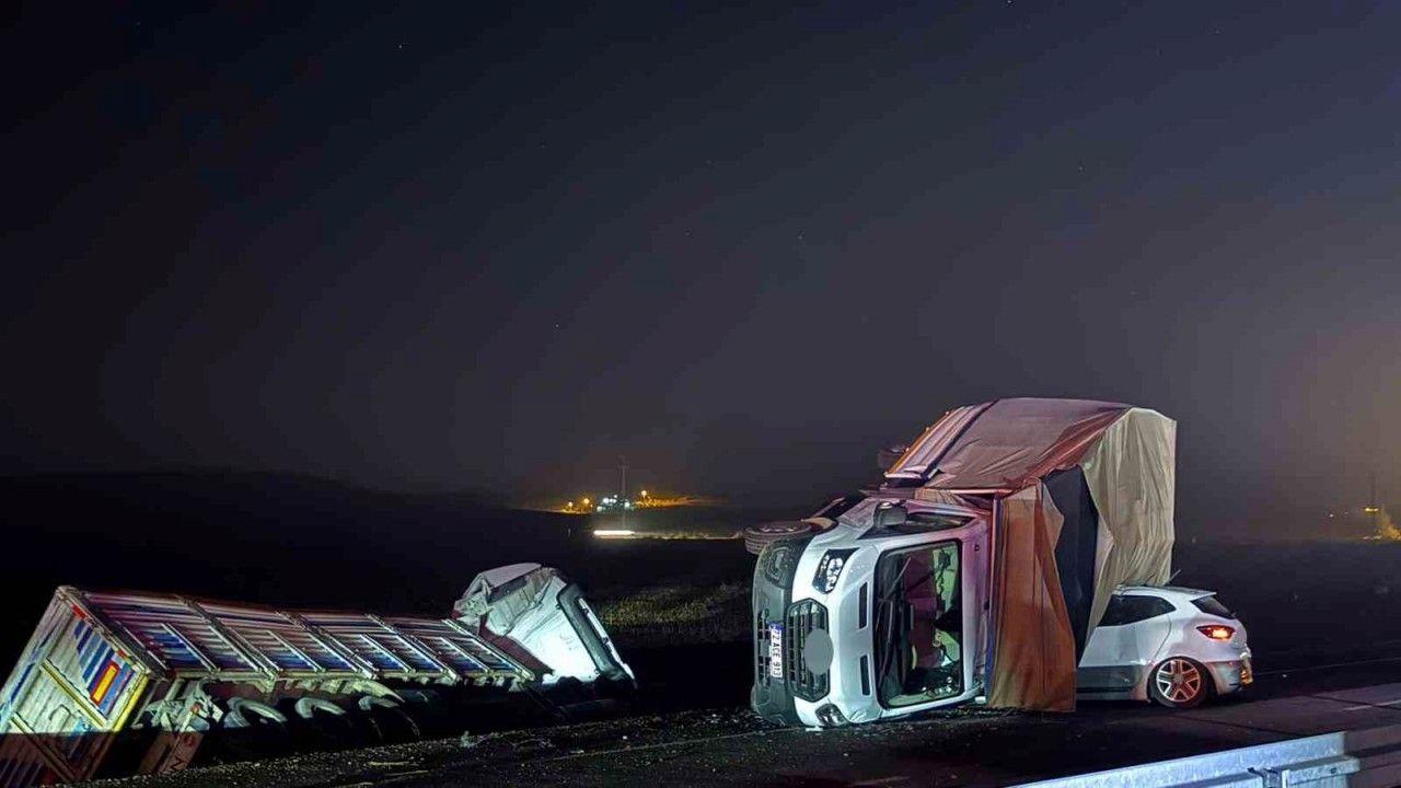 Diyarbakır’da 5 araçlı zincirleme kaza: 3 ölü, 14 yaralı