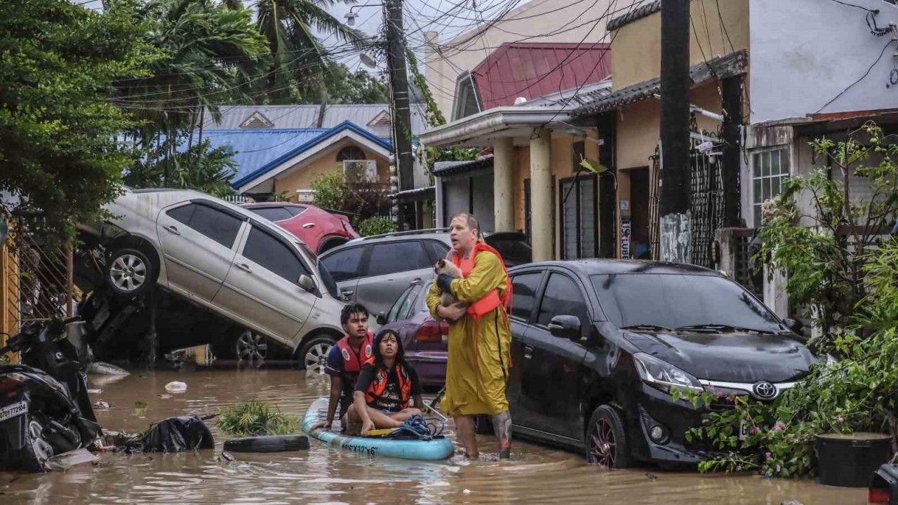 Filipinler’i Kalmaegi Tayfunu vurdu: 2 ölü