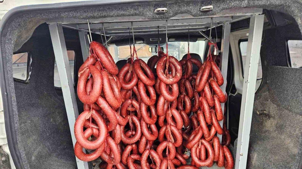 Hatay’da menşei belirsiz 120 kilogram sucuğa el konuldu