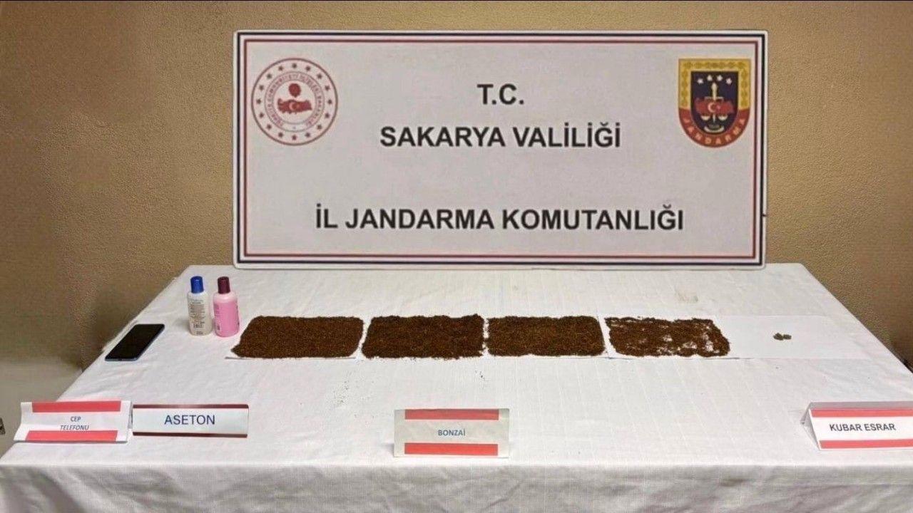 Jandarma uyuşturucuya geçit vermiyor: 1 tutuklama