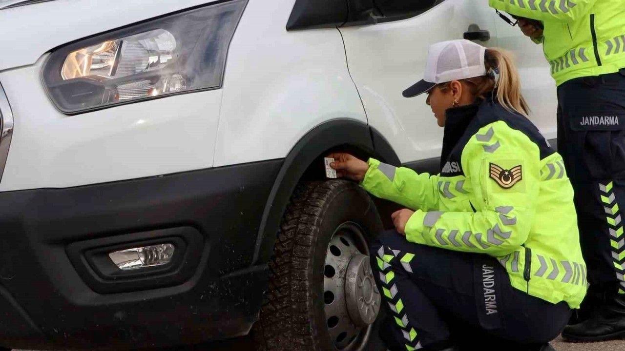 Jandarmadan kış lastiği denetimi