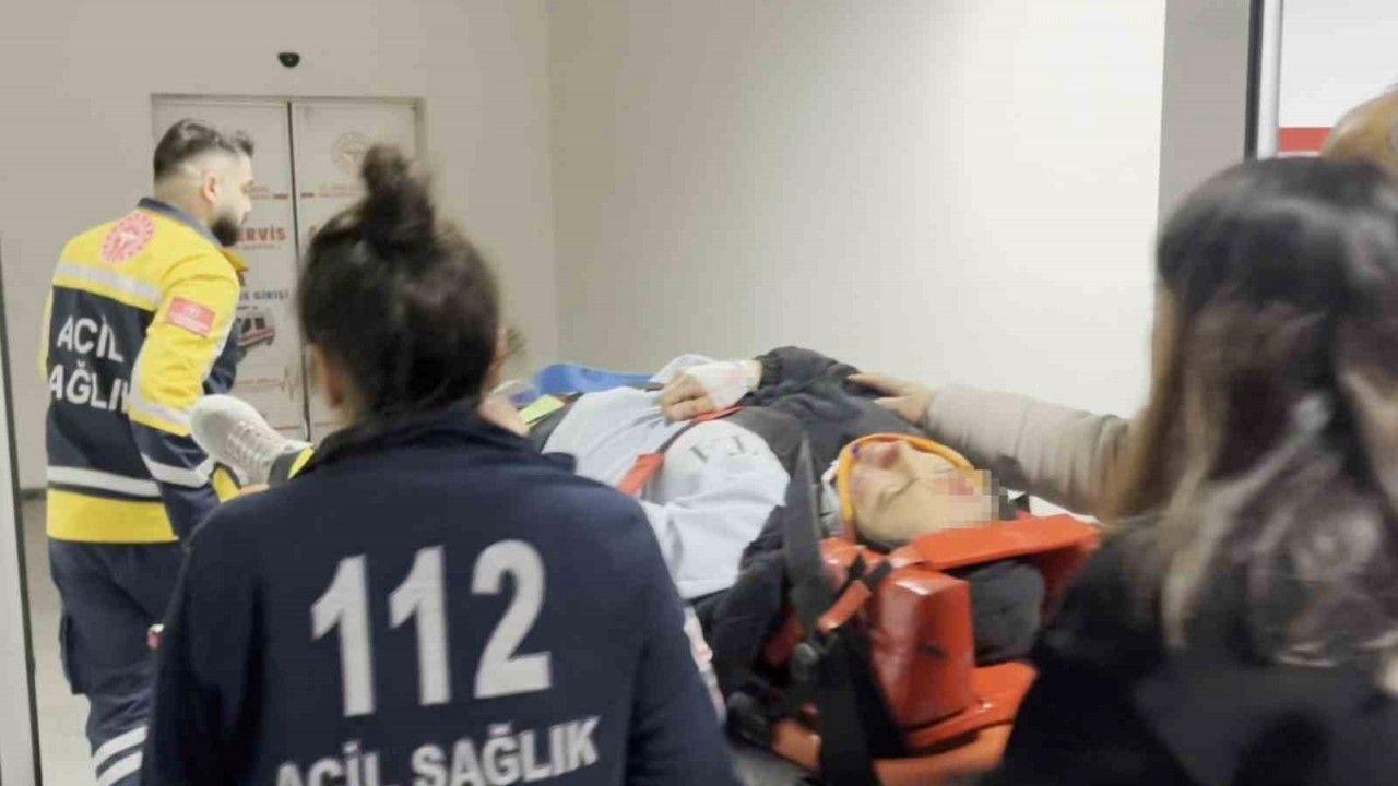 Kamyonet traktöre arkadan çarptı: 1 yaralı