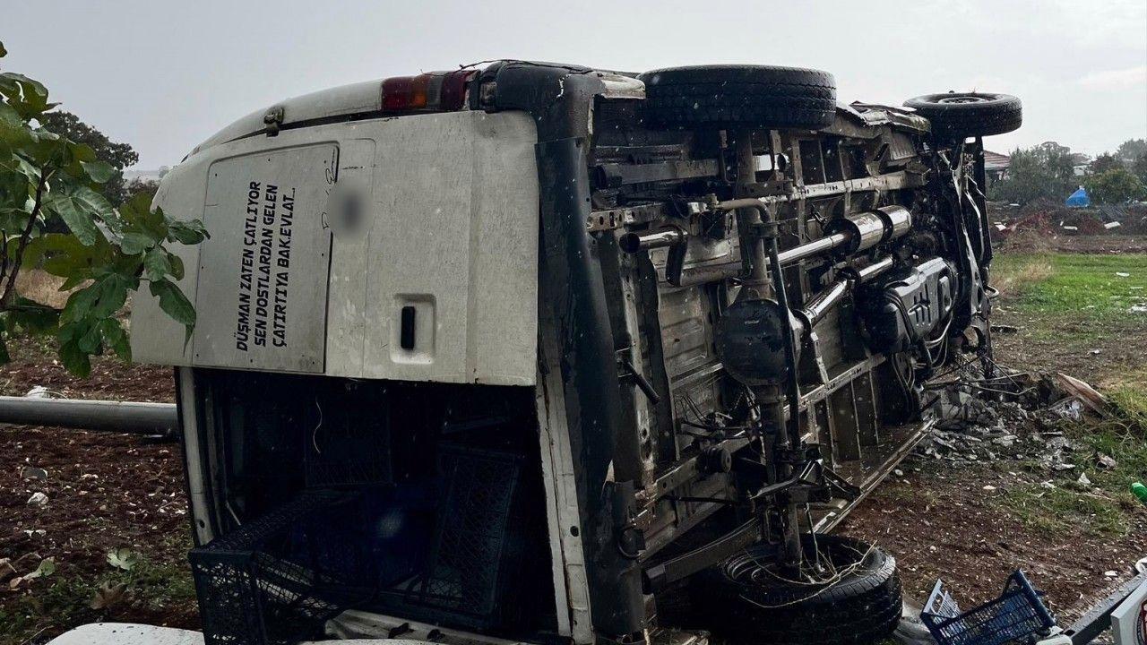 Manisa’da kamyonet devrildi: 1 ölü, 1 yaralı