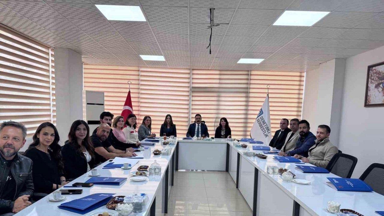 Mardin’de denetimli serbestlik yükümlüleri ünlü oyuncularla buluştu