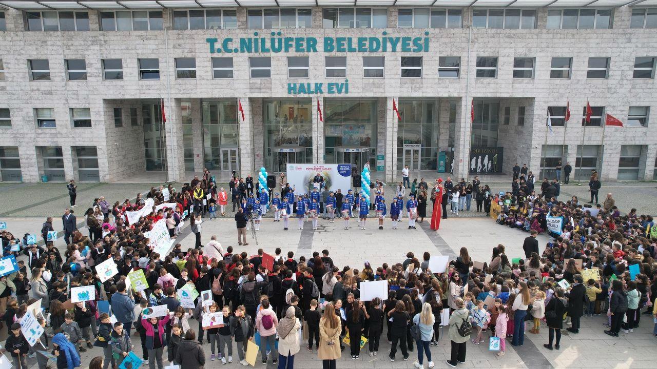 Nilüferli çocuklardan 'gelecek' için anlamlı yürüyüş