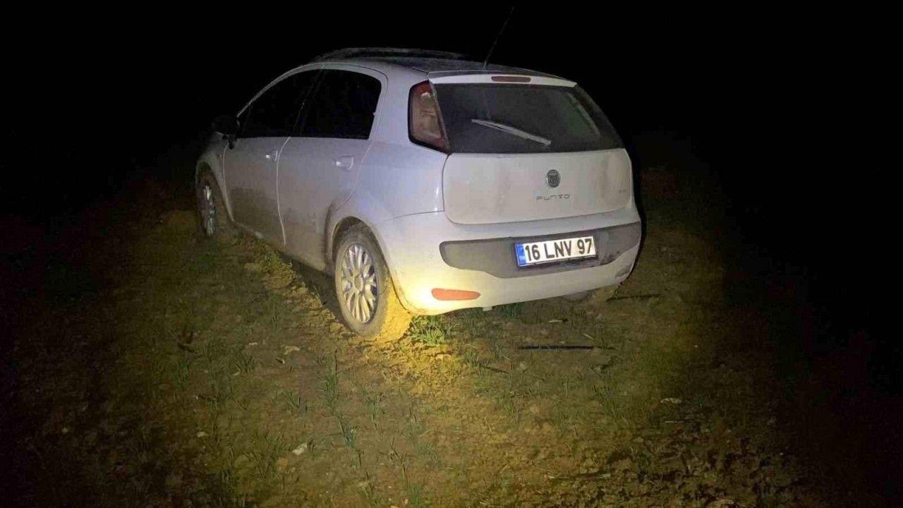 Polisin dur ihtarına uymadı, çamura saplanınca yaya olarak kaçtı