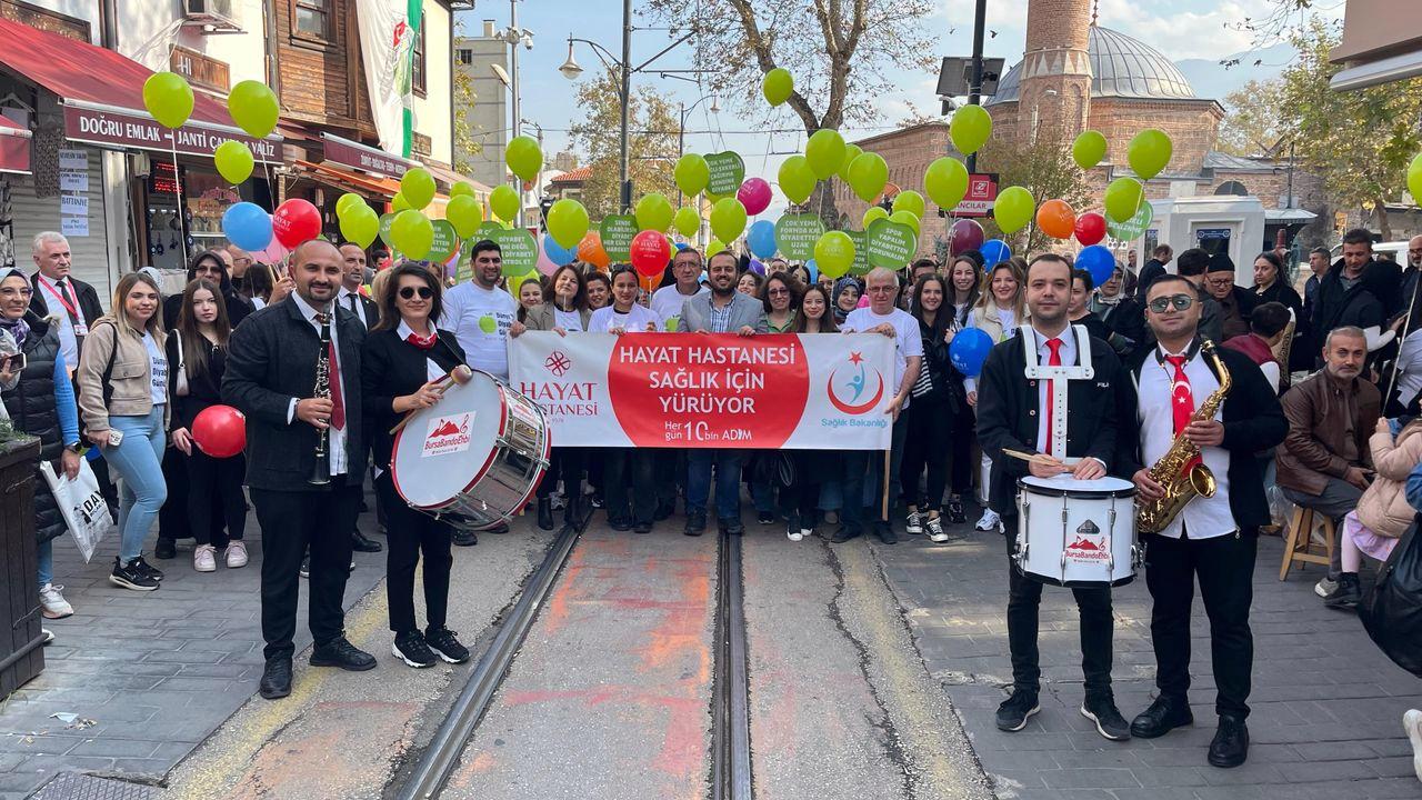 Sağlık çalışanları diyabete dikkat çekmek için yürüdü