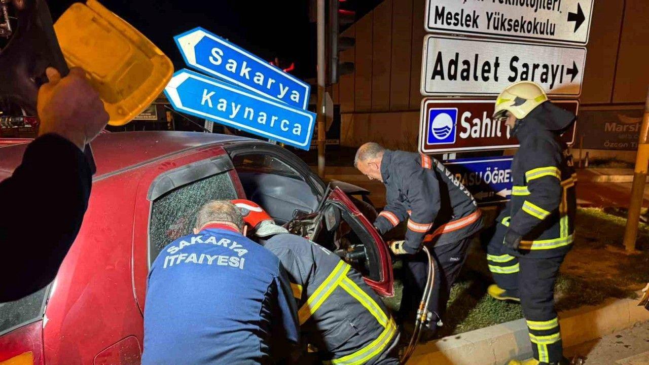 Sakarya’da iki otomobil çarpıştı: 5 yaralı