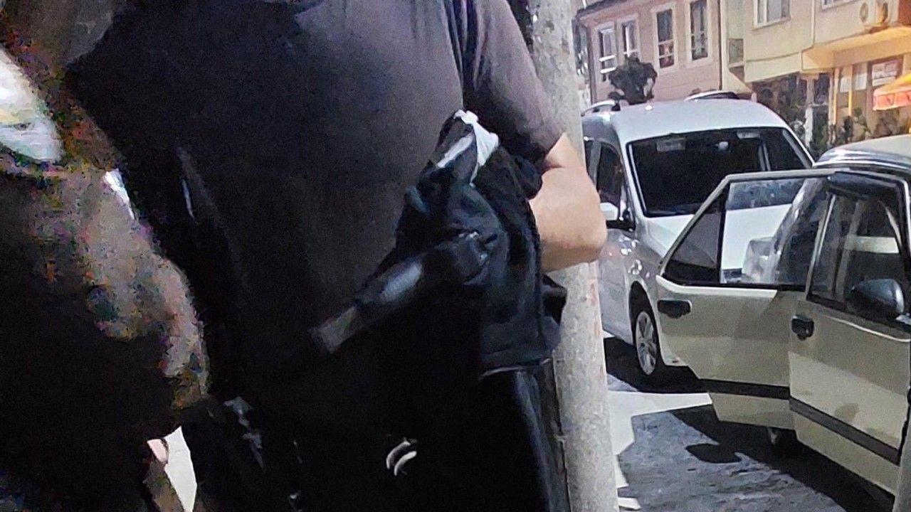 Sakarya’da polis uygulamasında ruhsatsız silah ele geçirildi
