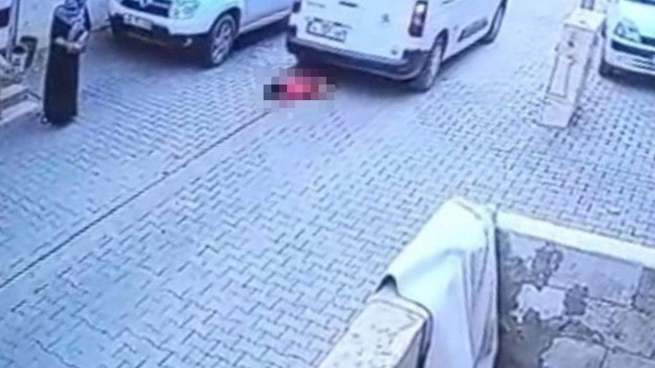Şanlıurfa’da kargo aracının çarptığı 2 yaşındaki çocuk hayatını kaybetti... Feci kaza kamerada