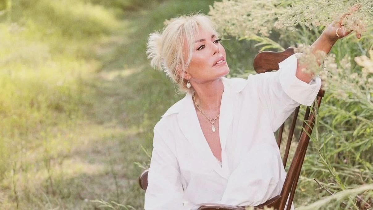 Ajda Pekkan'ın kız kardeşi Semiramis Pekkan'dan şaşırtan açıklama! Peruk kullanmaya başladım &raquo; Mavi Kadın