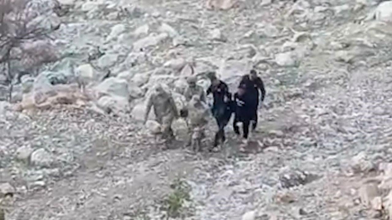 Siirt’te araç şarampole yuvarlandı: 1’i ağır 4 yaralı
