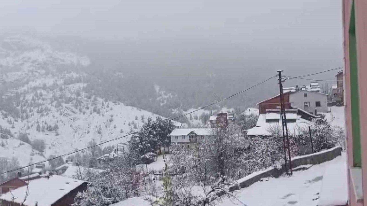 Sivas’ın yüksek kesimlerinde kar yağışı etkili oldu