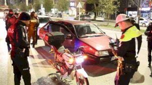 Abartı egzoz ve standart dışı ışıklı motosiklet sürücüsüne 13 bin 776 lira ceza