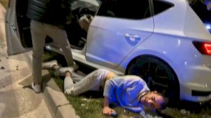 Aksaray Belediyesi’nin trafiğe kapattığı yol kaza meydanına döndü