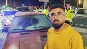 Aksaray’da seyir halindeyken yanan otomobili esnaf söndürdü