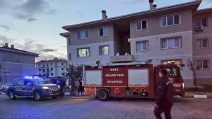 Apartmanda komşusunu öldürdükten intihar etti
