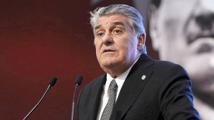 Beşiktaş'ta Serdal Adalı ve yönetimi ibra edildi